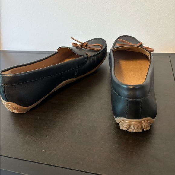 Clark’s Ultimate Comfort Collection Leather Loafers, women’s size 8 - Picture 2 of 7